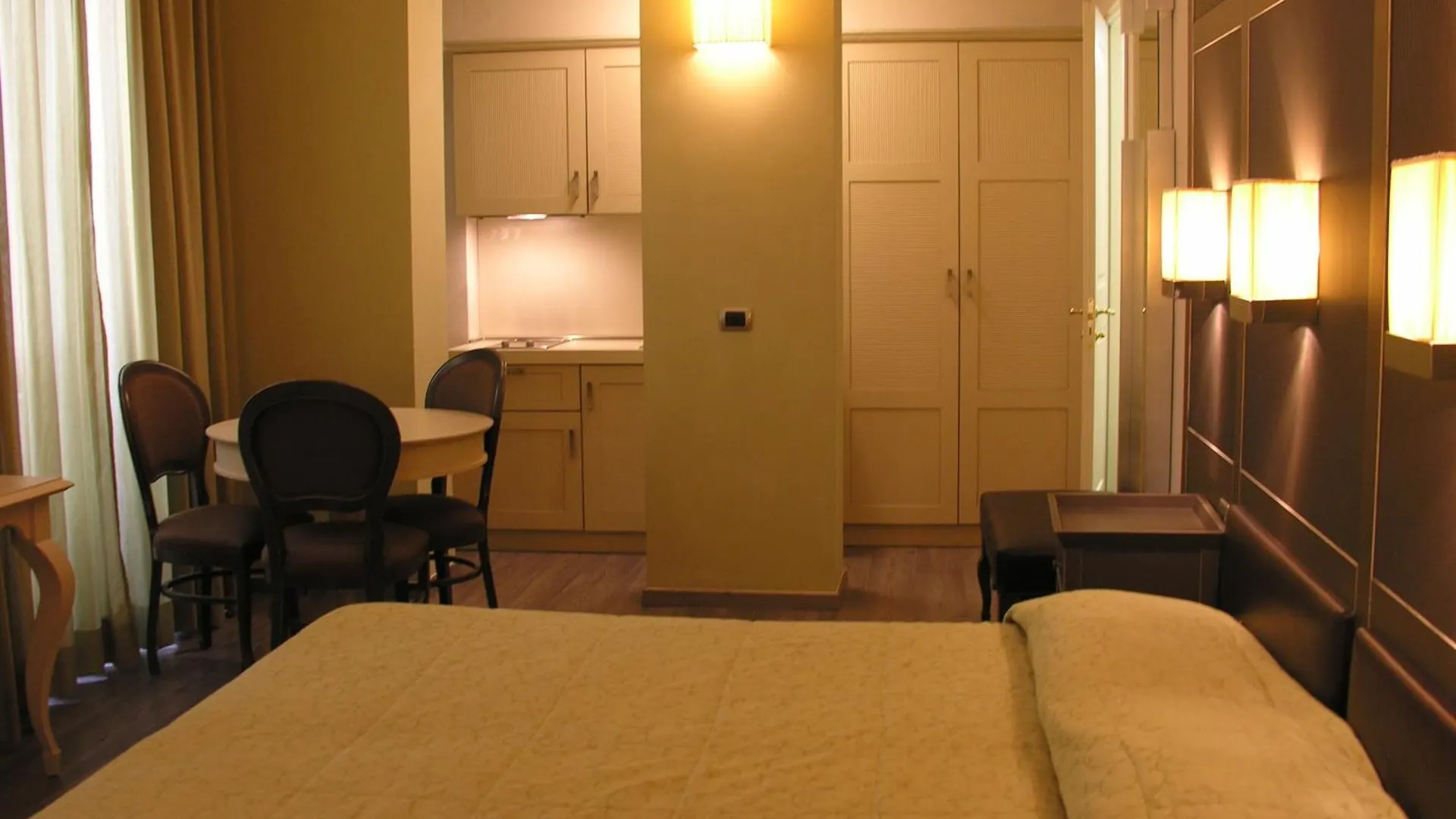 Residence La Repubblica Флоренция 4*,  Италия